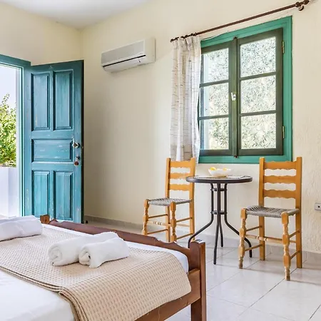 Skopelos Evergreen ستافيلوس