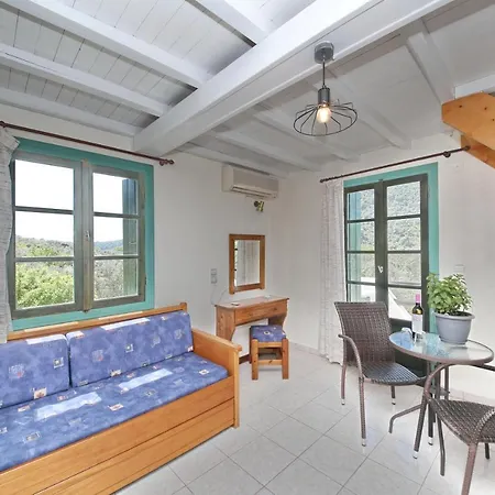 Skopelos Evergreen ستافيلوس