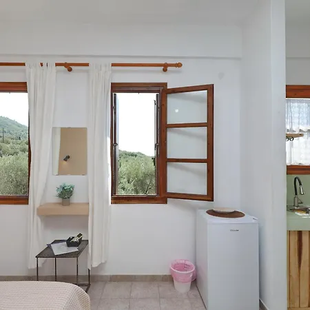 Skopelos Evergreen * Stafylos