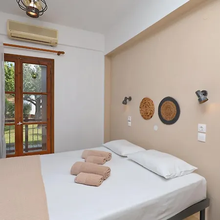 Skopelos Evergreen * Stafylos